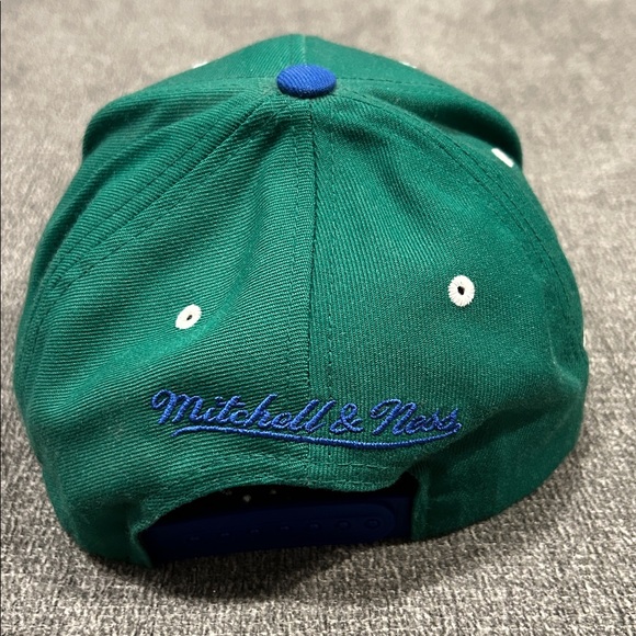 Dallas Mavericks Mitchell & Ness SnapBack - Picture 3 of 5